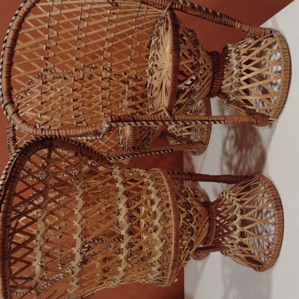 Chairs for dolls
